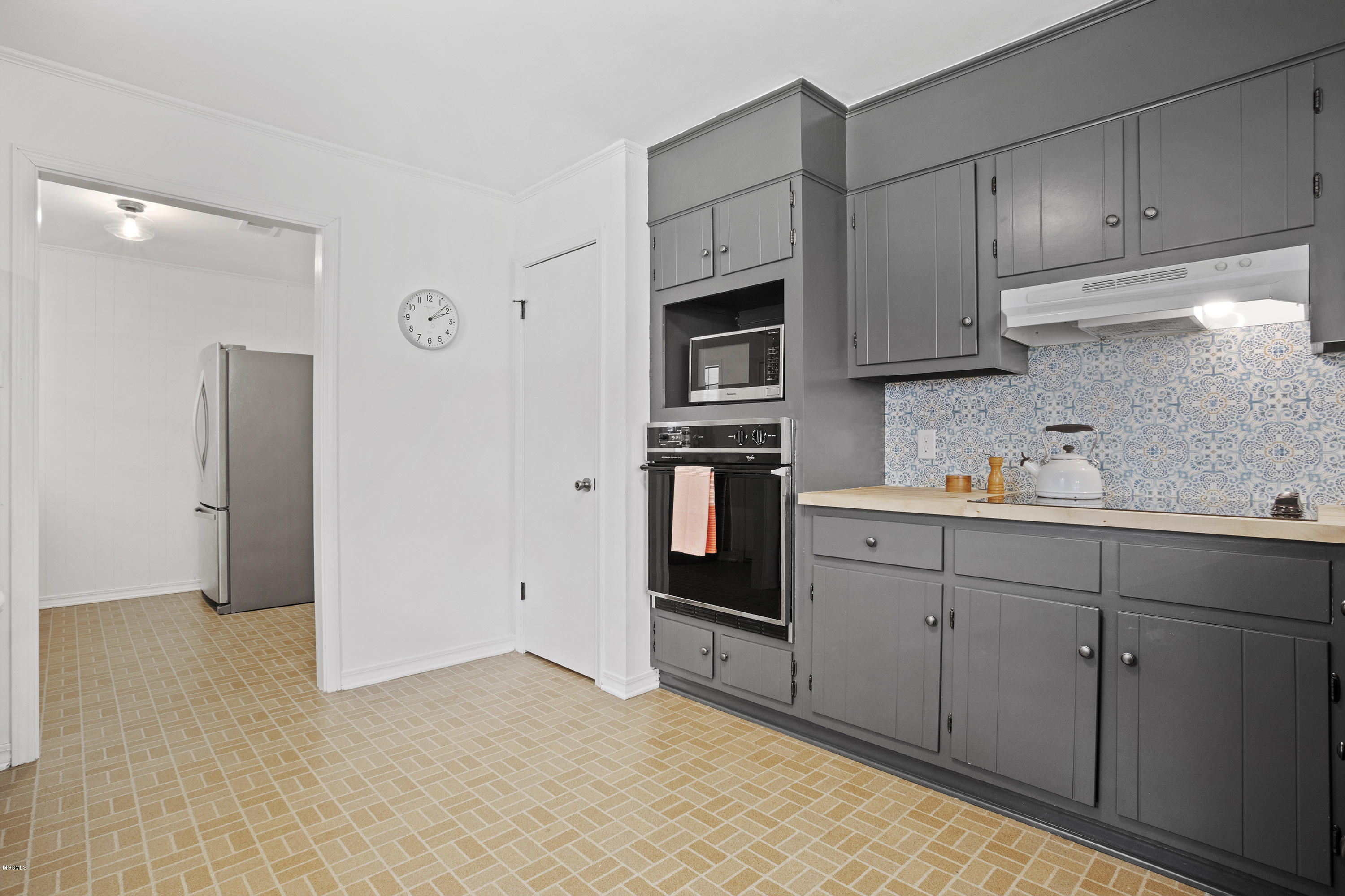 24 Pittman Road Ocean Springs, MS 39564 - Photo 20 of 34 Kitchen