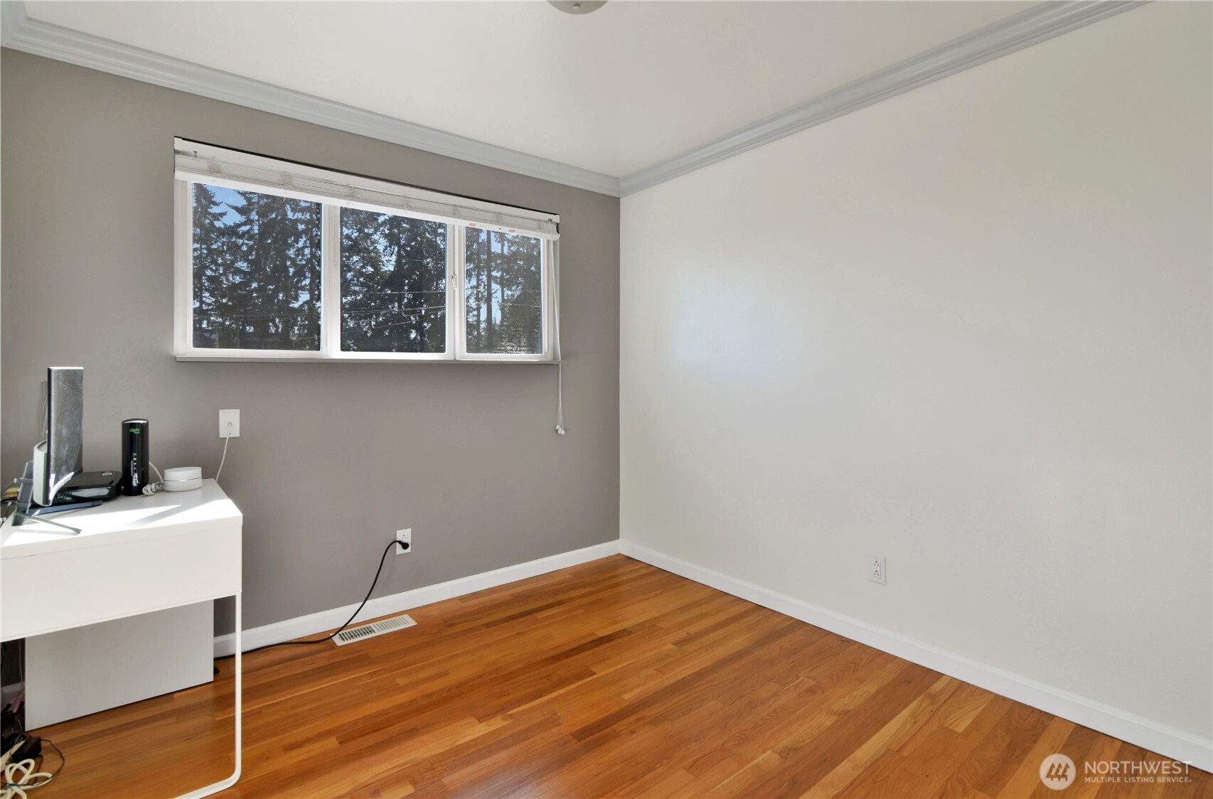 23116 80th Place West Edmonds, WA 98026 - Photo 18 of 34 a room with a window