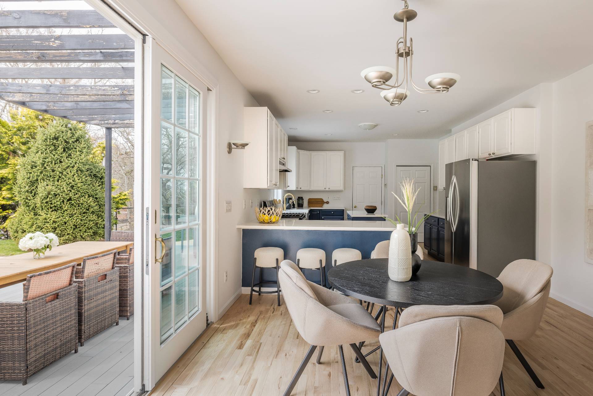 28 Quail Run Hampton Bays, NY 11946 - Photo 13 of 22 a dining room with furniture and window