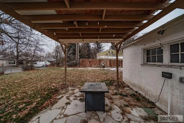 $318,000 | 696 Gladstone Street, Idaho Falls, ID 83401