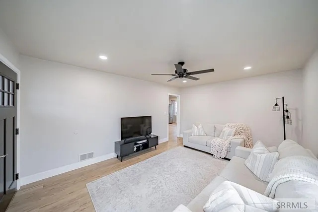 $318,000 | 696 Gladstone Street, Idaho Falls, ID 83401