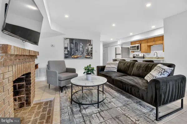 $2,650 | 1339 Corcoran Street Northwest, Unit B, Washington, DC 20009