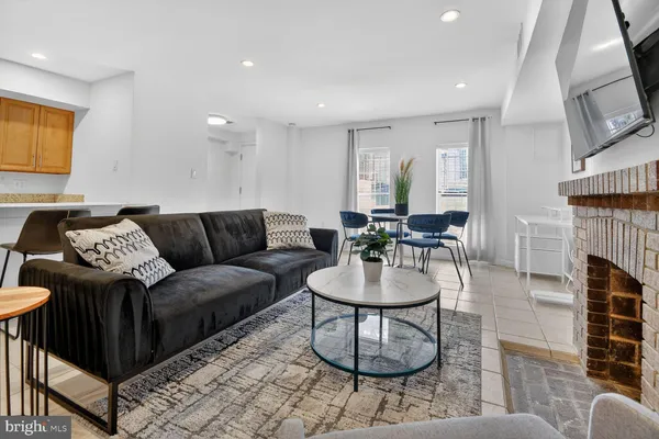 $2,650 | 1339 Corcoran Street Northwest, Unit B, Washington, DC 20009