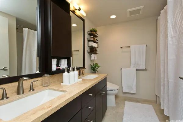 $5,200 | 1189 Waimanu Street, Unit 3402, Honolulu, HI 96814