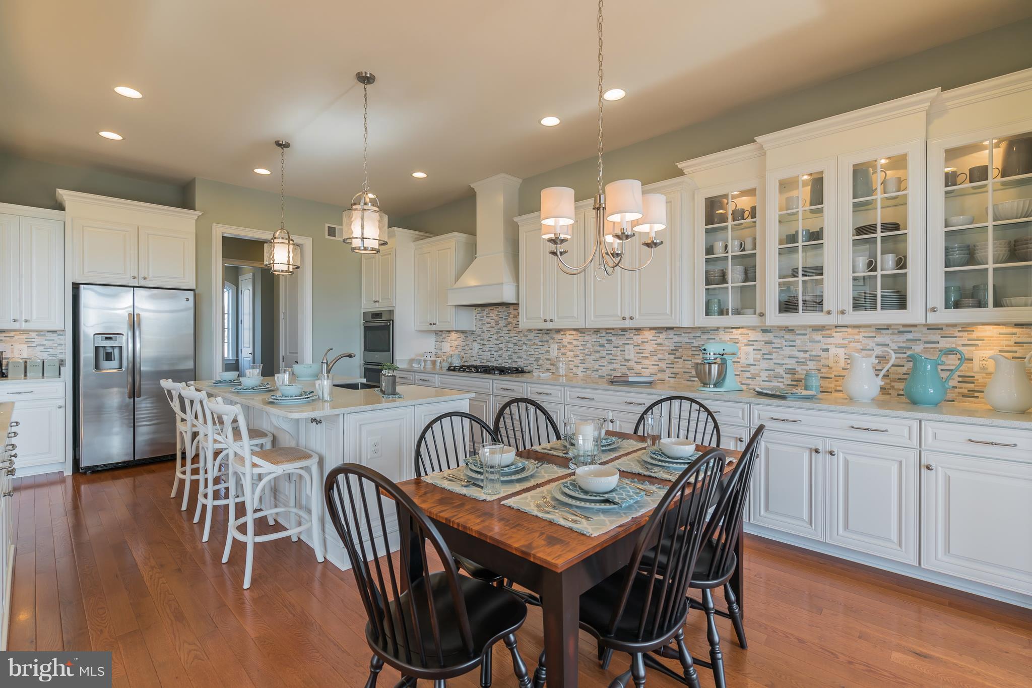 18285 Wild Raspberry Drive Purcellville, VA 20132 - Photo 4 of 12 Breakfast nook, lighted hutch, stainless appliance