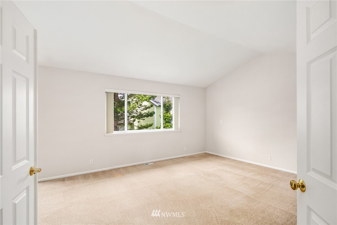 18639 173rd Way Southeast Renton, WA 98058 - Photo 12 of 25 Gallery Image 12