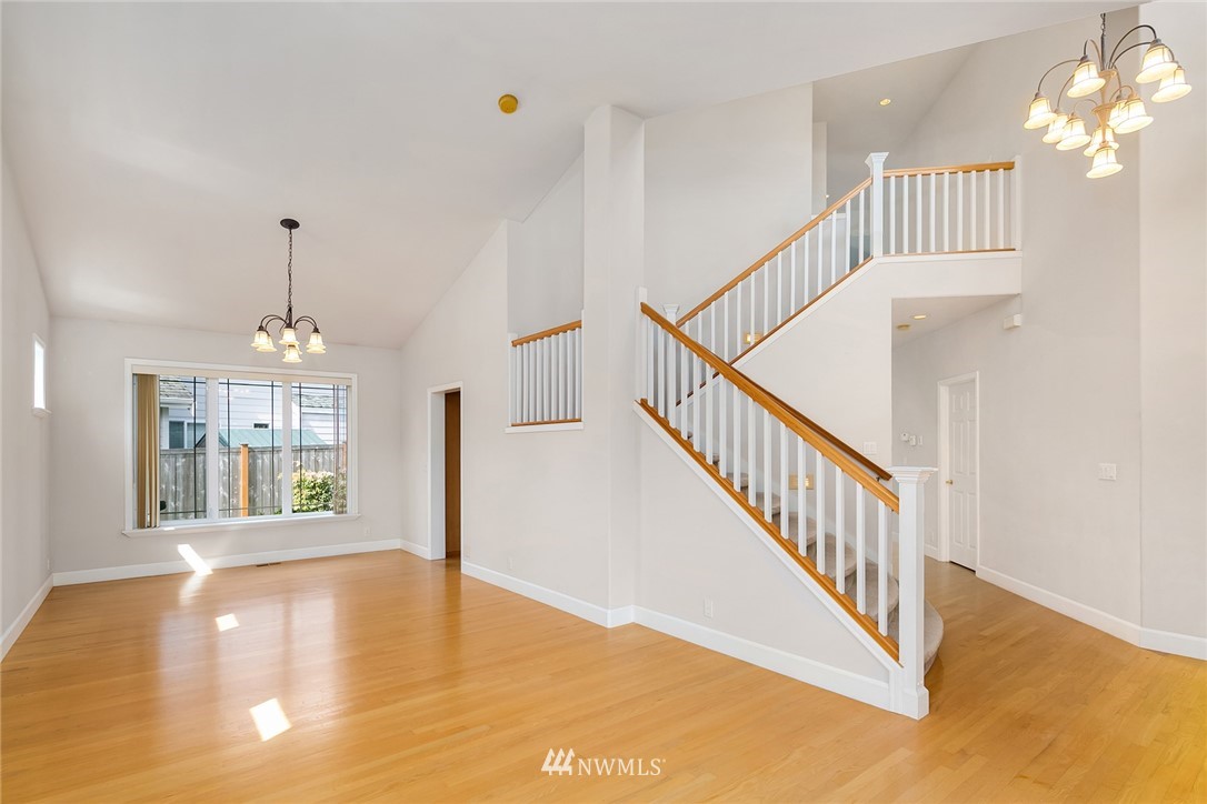 18639 173rd Way Southeast Renton, WA 98058 - Photo 4 of 25 Gallery Image 4