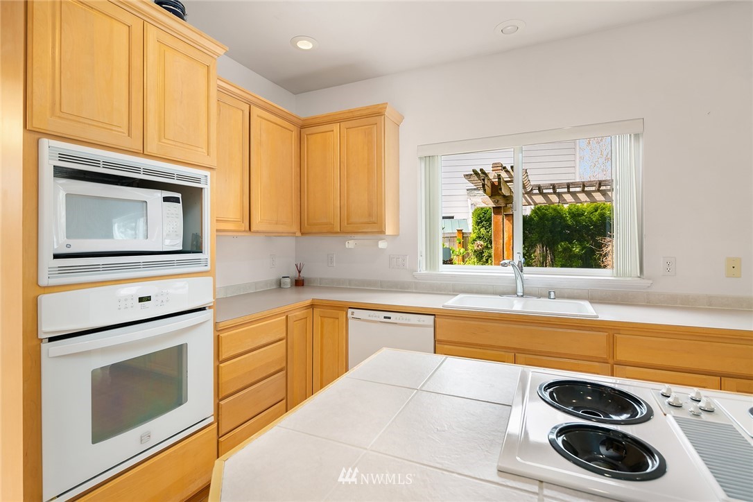 18639 173rd Way Southeast Renton, WA 98058 - Photo 6 of 25 Gallery Image 6