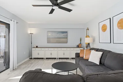 $304,900 | 6818 68th Way, West Palm Beach, FL 33409