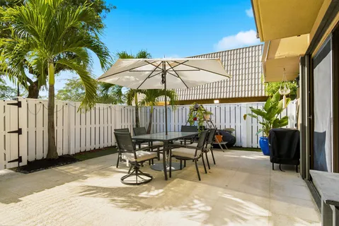 $304,900 | 6818 68th Way, West Palm Beach, FL 33409