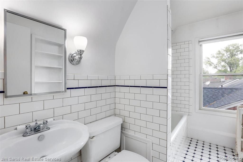 1251 Whittier Road Grosse Pointe Park, MI 48230 - Photo 26 of 33