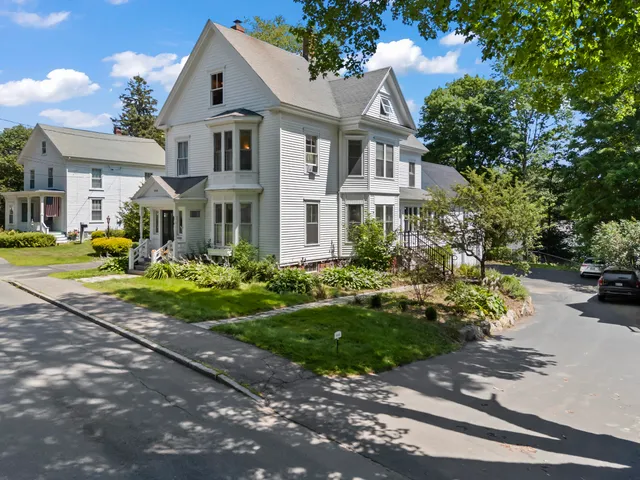 $800,000 | 999 High Street, Bath, ME 04530