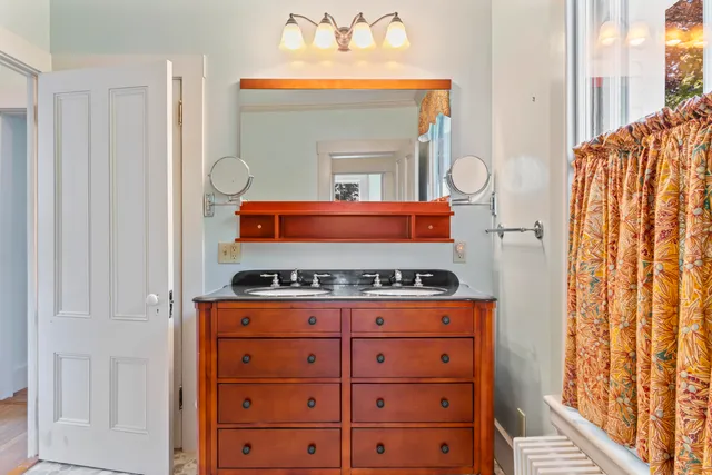 $800,000 | 999 High Street, Bath, ME 04530