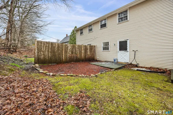 $2,075 | 9 Maple Avenue, Unit B, Canton, CT 06019