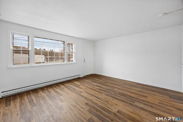 $2,075 | 9 Maple Avenue, Unit B, Canton, CT 06019