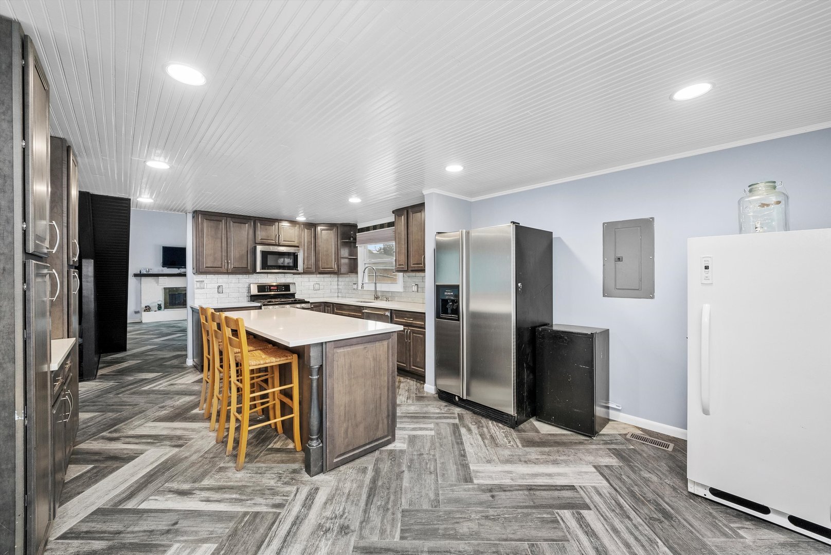 473 Rockhurst Road Bolingbrook, IL 60440 - Photo 3 of 26