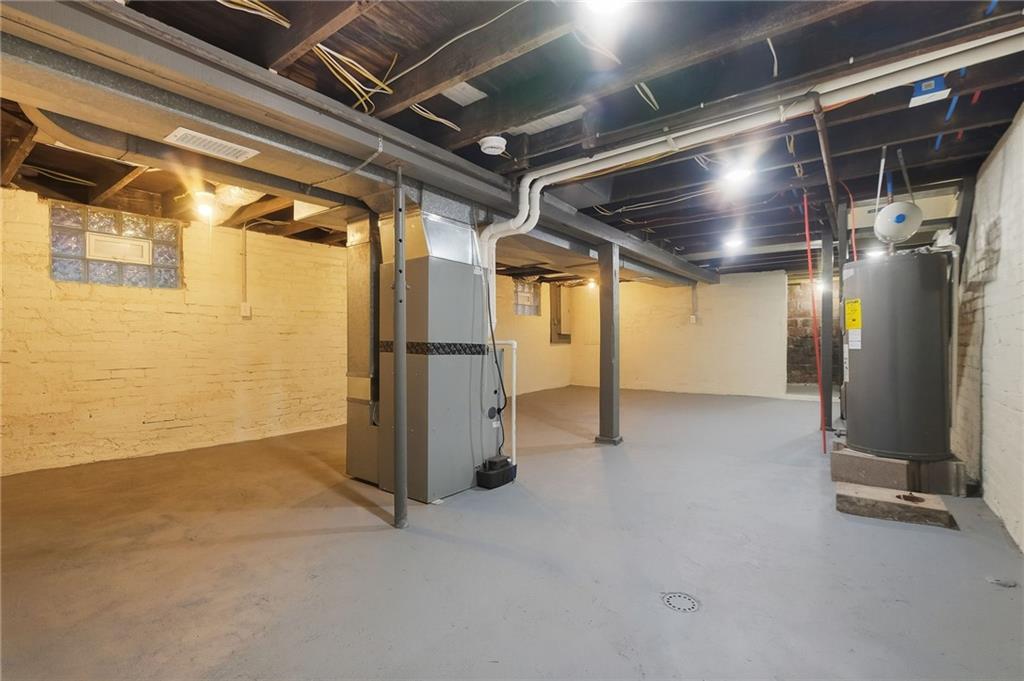 612 Virginia Avenue Rochester, PA 15074 - Photo 32 of 36 a view of empty room