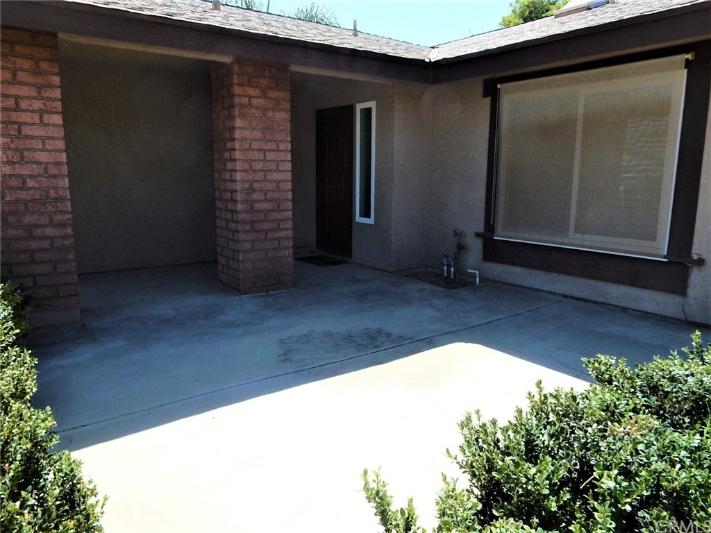 175 North Torn Ranch Road Lake Elsinore, CA 92530 - Photo 3 of 31 Great front patio area, great for a fire pit and enjoy the mountain views.