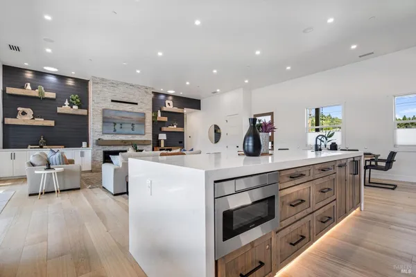 $1,595,000 | 256 North Dover Court, Santa Rosa, CA 95403