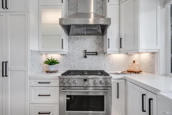 $1,595,000 | 256 North Dover Court, Santa Rosa, CA 95403