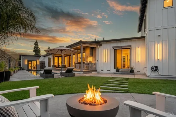 $1,595,000 | 256 North Dover Court, Santa Rosa, CA 95403
