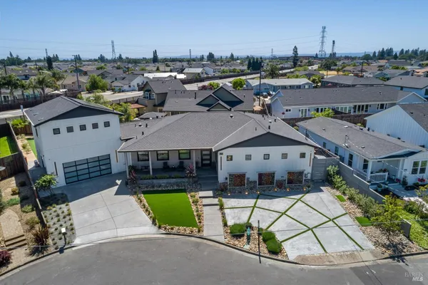 $1,595,000 | 256 North Dover Court, Santa Rosa, CA 95403