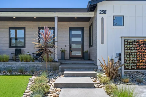 $1,595,000 | 256 North Dover Court, Santa Rosa, CA 95403