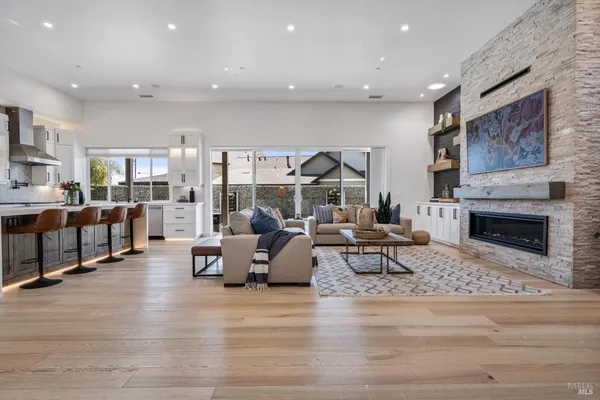 $1,595,000 | 256 North Dover Court, Santa Rosa, CA 95403