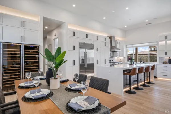 $1,595,000 | 256 North Dover Court, Santa Rosa, CA 95403