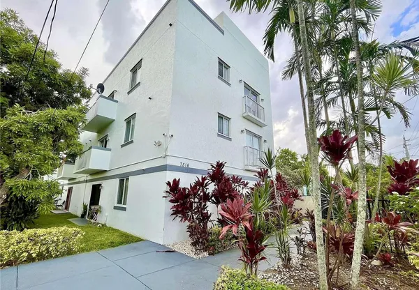 $199,500 | 7516 Northeast 1st Avenue, Unit 302, Miami, FL 33138