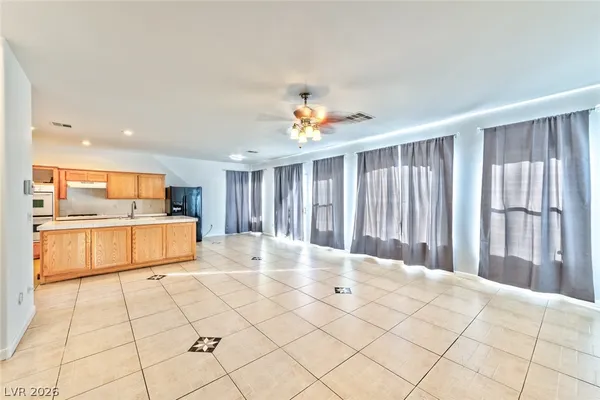 $2,400 | 1539 Laguna Palms Avenue, North Las Vegas, NV 89031