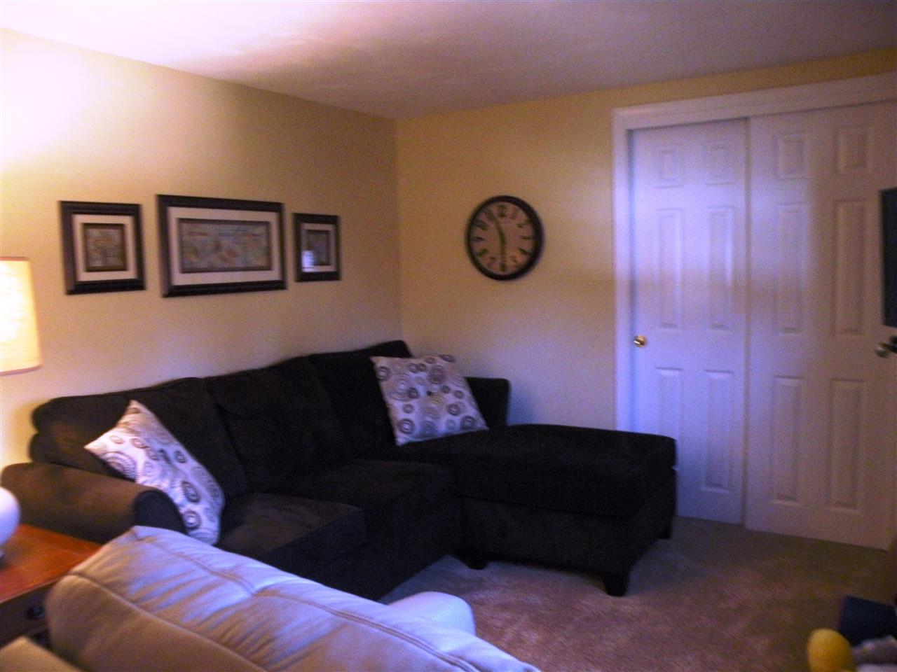 17 Wayne Street Hudson, NH 03051 - Photo 11 of 26