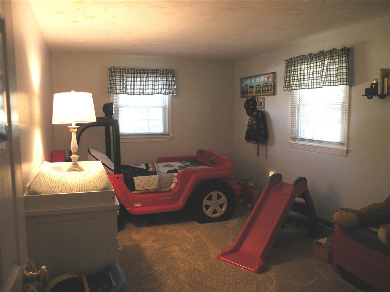 17 Wayne Street Hudson, NH 03051 - Photo 12 of 26