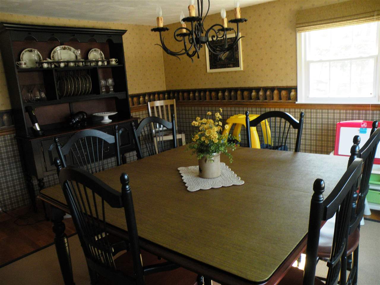 17 Wayne Street Hudson, NH 03051 - Photo 7 of 26