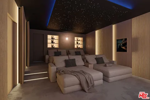 a en suite bathroom with a tub and mirror