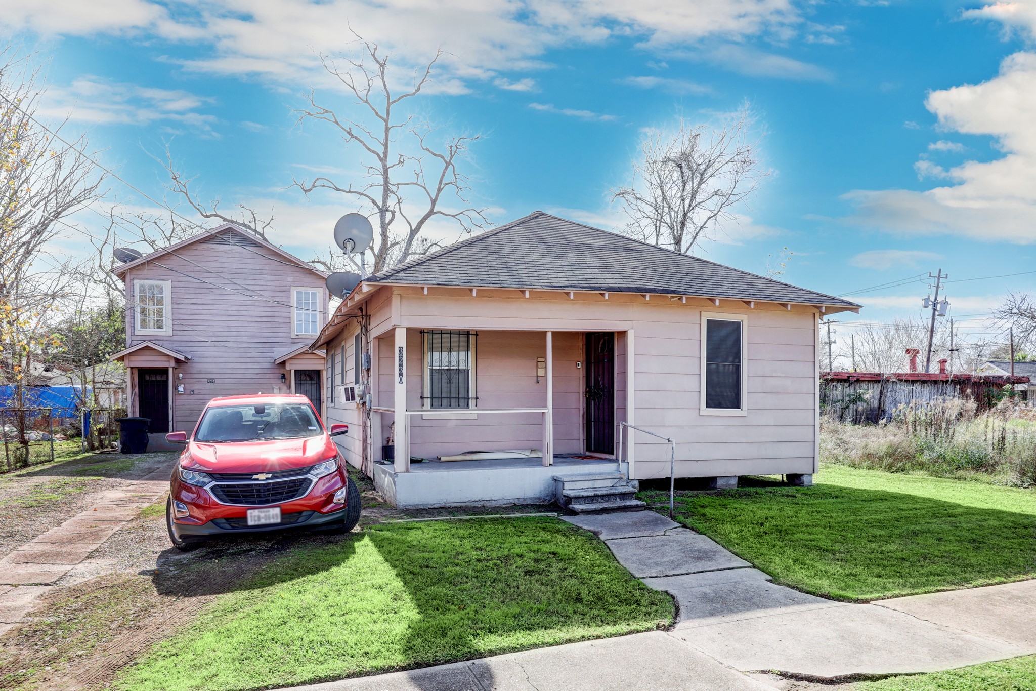 3230 Bremond Street Houston, TX 77004 - Photo 5 of 10 a house view with a garden space