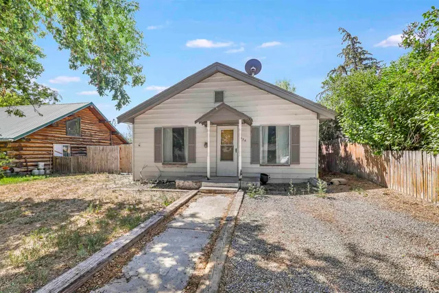 $219,900 | 434 Park Street, Hazelton, ID 83335