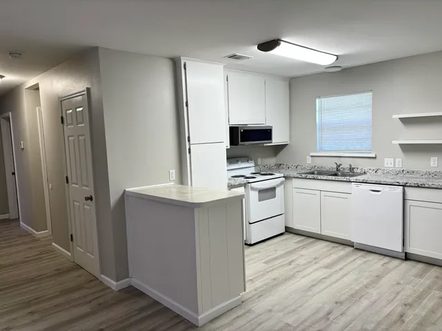 $1,750 | 340 Calhoun Avenue, Destin, FL 32541