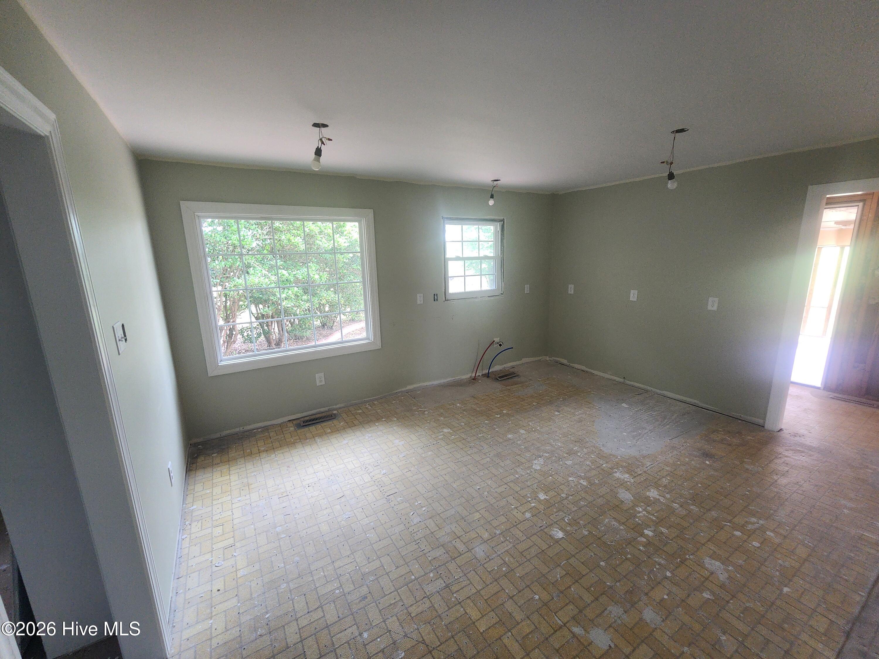 4338 Grifton Hugo Road Grifton, NC 28530 - Photo 22 of 55 Kitchen/Dining area