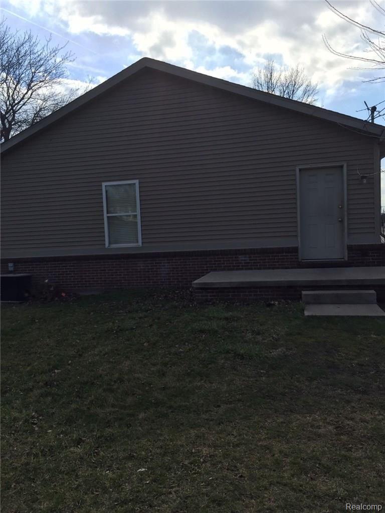 2892 Roulo Street Dearborn, MI 48120 - Photo 4 of 14 Back .jpg