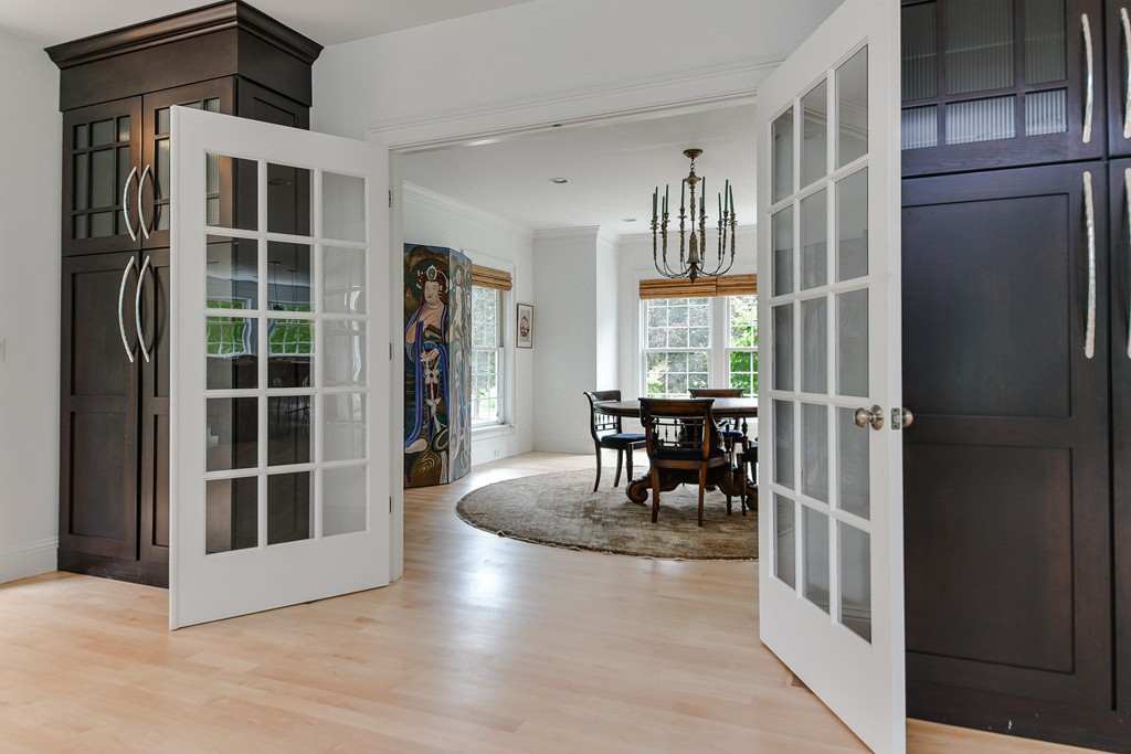 14 Saunders Road Sudbury, MA 01776 - Photo 3 of 28 Gallery Image 3