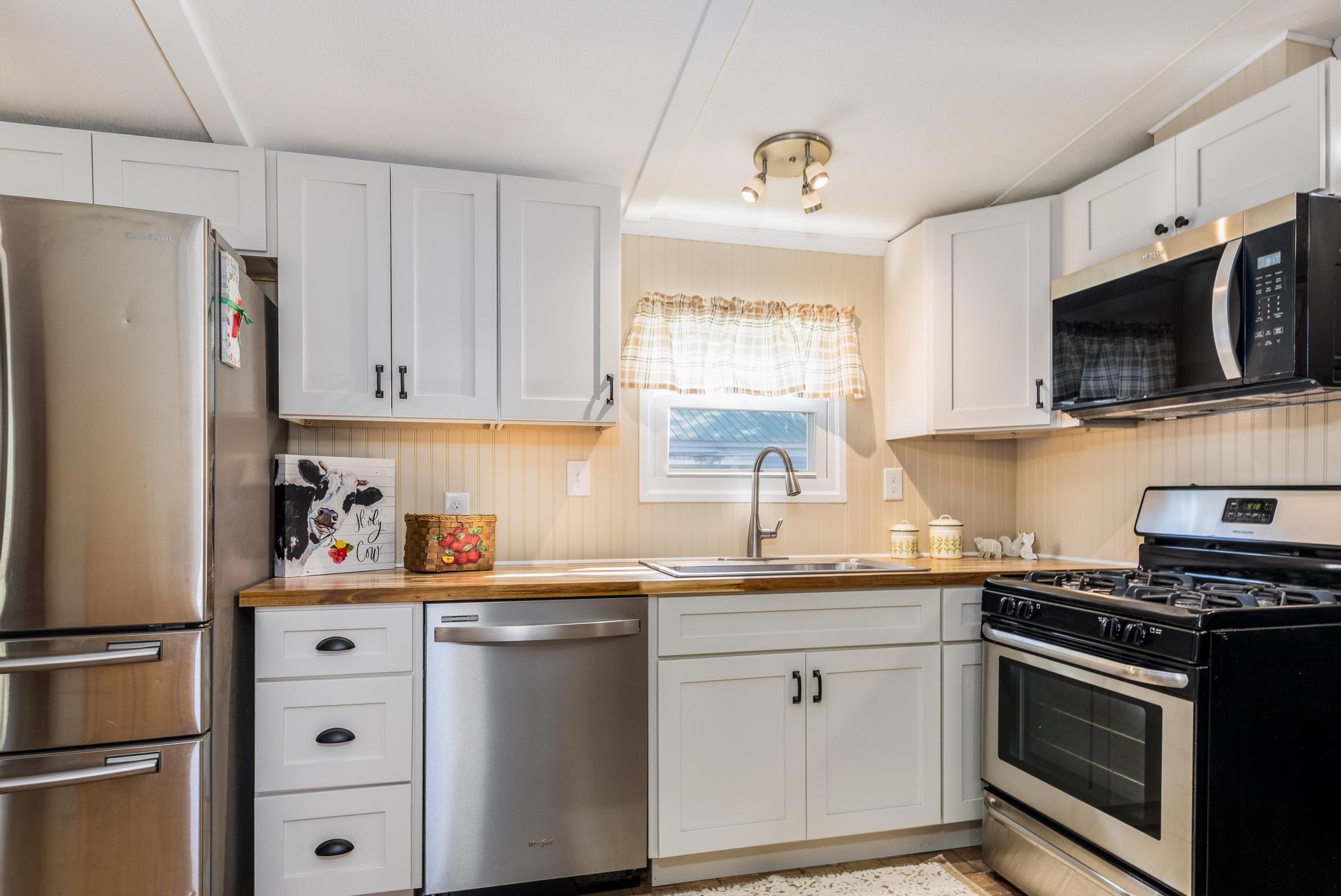 39 Hilton Avenue Exeter, NH 03833 - Photo 15 of 38