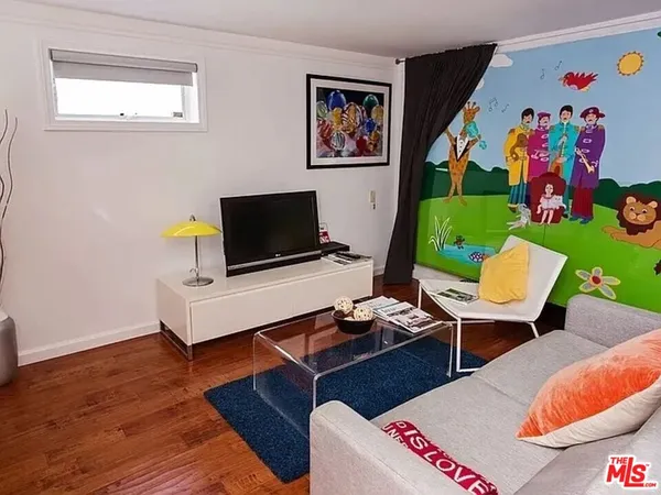 $3,988 | 8661 Clifton Way, Unit A, Beverly Hills, CA 90211