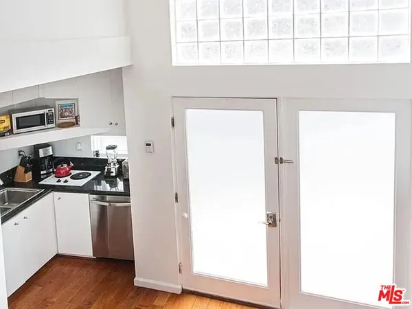 $3,988 | 8661 Clifton Way, Unit A, Beverly Hills, CA 90211