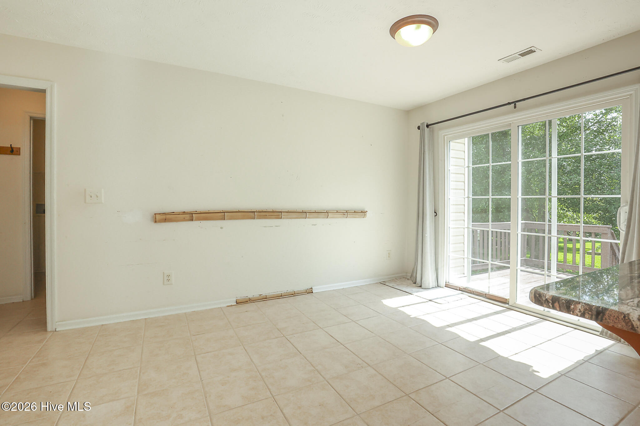 217 Rutherford Way Jacksonville, NC 28540 - Photo 21 of 96 Eat in