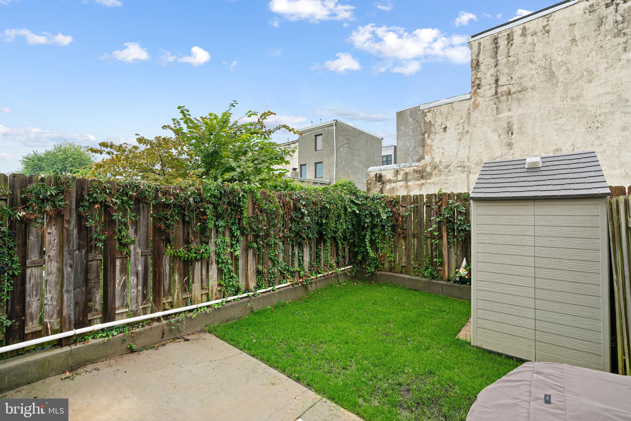 2041 East Sergeant Street Philadelphia, PA 19125 - Photo 10 of 40 Charming green space with privacy fencing.