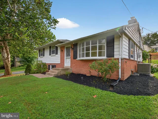 $399,000 | 880 Corvair Road, Lancaster, PA 17601