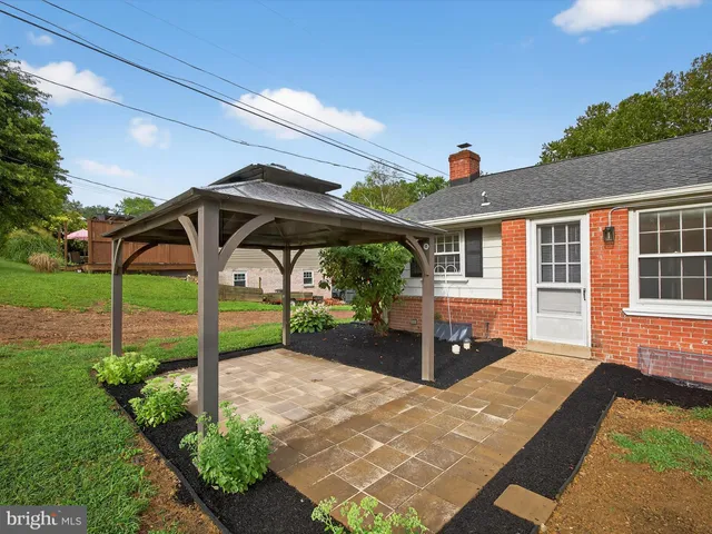 $399,000 | 880 Corvair Road, Lancaster, PA 17601