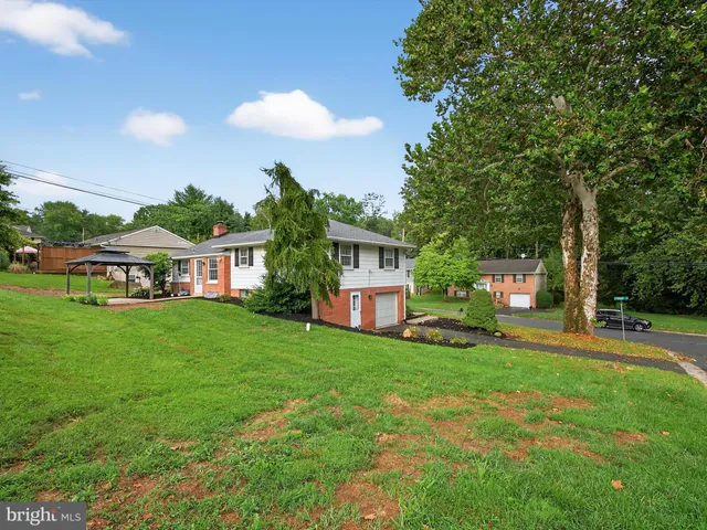 $399,000 | 880 Corvair Road, Lancaster, PA 17601