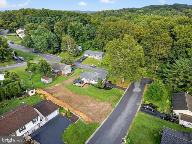 $399,000 | 880 Corvair Road, Lancaster, PA 17601